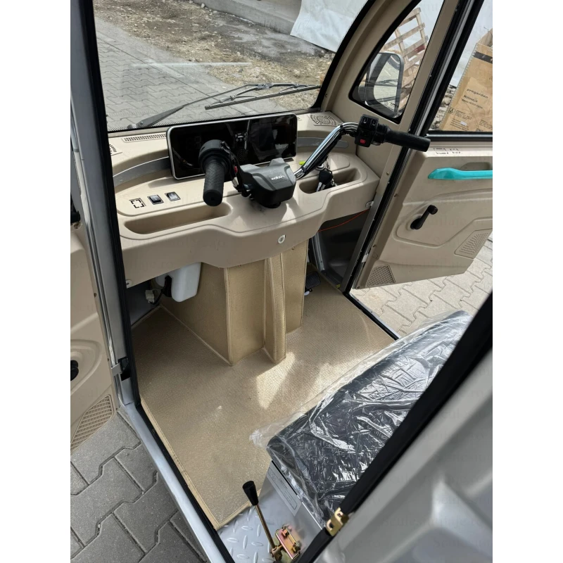 Triciclu Electric Cargo TRCB1500 – putere maxima 3800W, 72V/58Ah, autonomie 60 km, bena basculabila cu piston, 3+R, sarcina totala 776 kg, omologat pentru drum public
