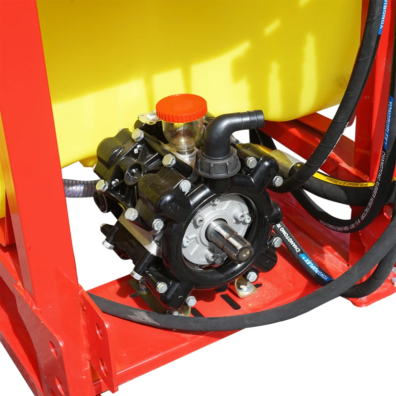 Erbicidator cu bazin 400L si brat 12m, 35CP cu 25 diuze triple