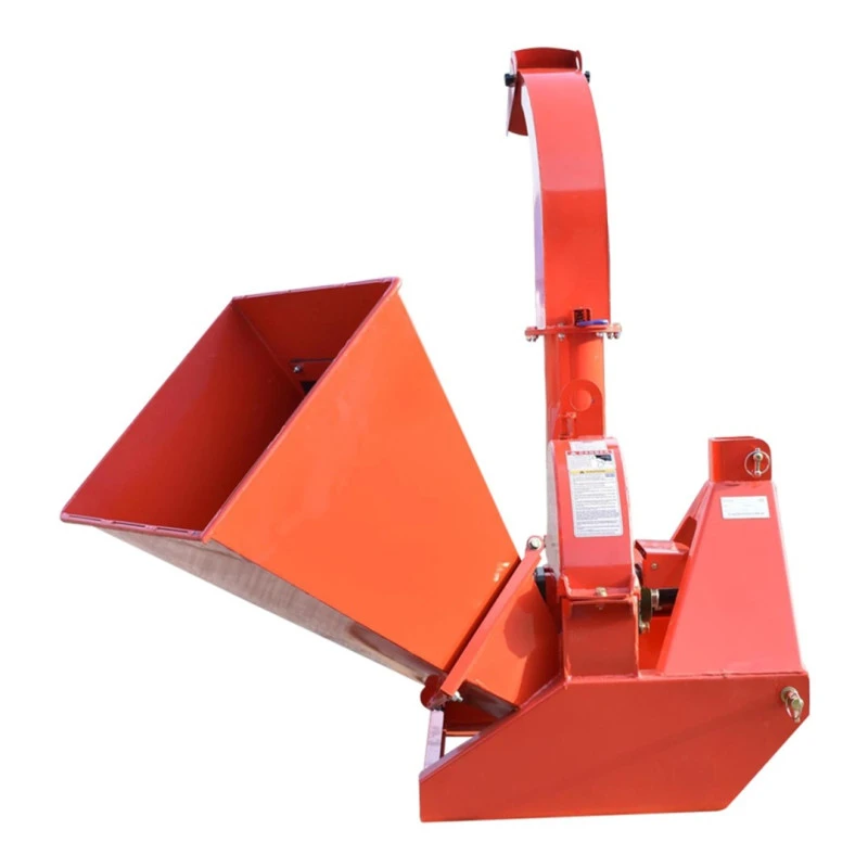 Tocator crengi cu angrenare priza putere tractor PTO putere necesara 18-50CP grosime maxima bustean 100mm, buncar 400x420x600mm Breckner Germany