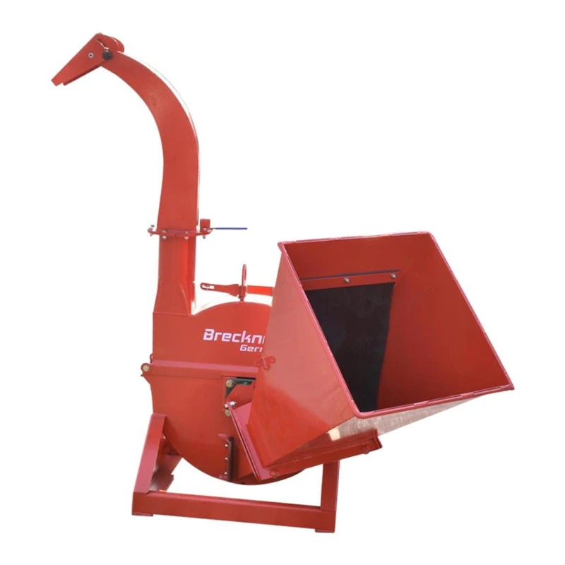 Tocator crengi cu angrenare priza putere tractor PTO putere necesara 18-50CP grosime maxima bustean 100mm, buncar 400x420x600mm Breckner Germany