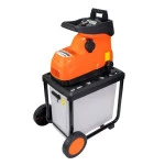 Tocator de crengi si resturi vegetale RURIS ST200S, 2800 W, diametru maxim taiere 45 mm, viteza taiere 4600 rpm, cos colectare 60 l, roti deplasare