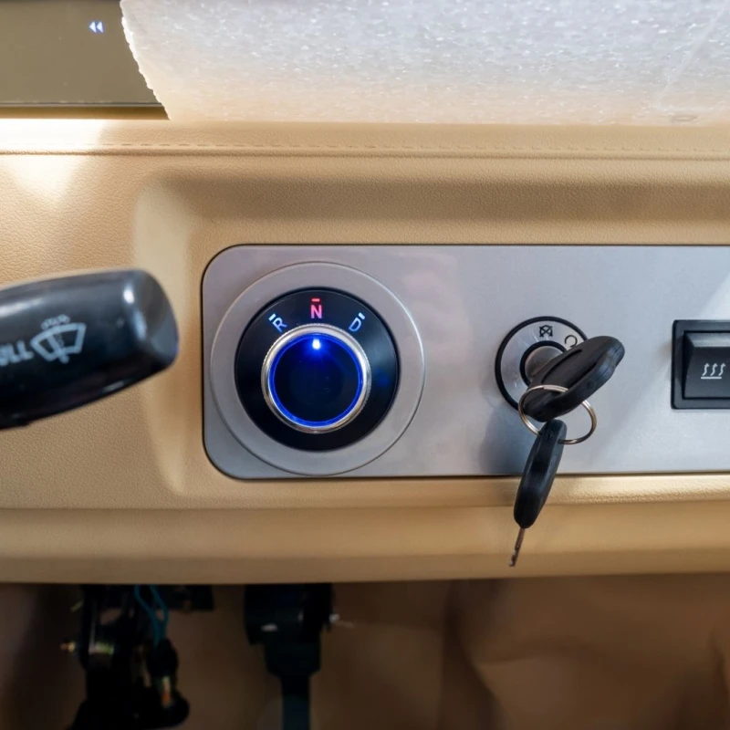 Triciclu electric pick-up RURIS Pilot 5000N, putere maxima 4900 W, autonomie pana la 130 km, cu volan, viteza maxima de 25 km/h, conform reglementarilor UE, fara permis, negru