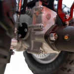 Motocultivator RURIS 1077, Motor Loncin 420cc, 16 CP, 4 timpi, Transmisie pinioane conice, 3 viteze înainte + 3 înapoi, Diferential, Frana hidraulica, Pornire la cheie, Iluminare LED, Roti 20x10-10, lama de cosit CX77