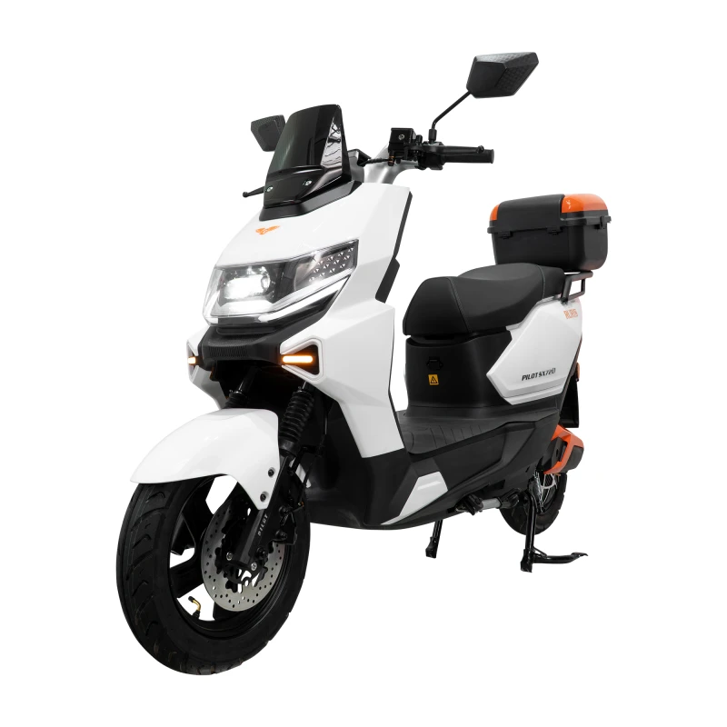 Scuter electric RURIS PILOT SX 720, motor 2500 W, baterie 72 V 32 Ah, autonomie pana la 92 km, viteza maxima de 25 km/h, conform reglementarilor UE, fara permis, Alb