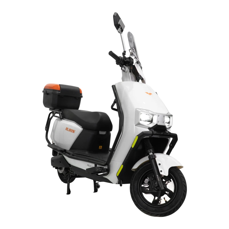 Scuter electric RURIS PILOT SX 710, motor 2100W, baterie 72V 20Ah, autonomie 50-60 km, viteza maxima de 25 km/h, conform reglementarilor UE, fara permis, Alb