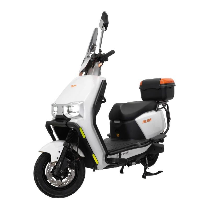 Scuter electric RURIS PILOT SX 710, motor 2100W, baterie 72V 20Ah, autonomie 50-60 km, viteza maxima de 25 km/h, conform reglementarilor UE, fara permis, Alb