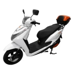 Scuter electric RURIS PILOT SX 730, motor 2500 W, baterie 72 V 20 Ah, autonomie pana la 56 km, viteza maxima de 25 km/h, conform reglementarilor UE, fara permis, Alb