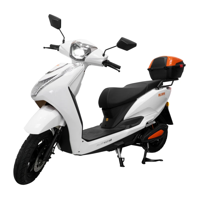 Scuter electric RURIS PILOT SX 730, motor 2500 W, baterie 72 V 20 Ah, autonomie pana la 56 km, viteza maxima de 25 km/h, conform reglementarilor UE, fara permis, Alb