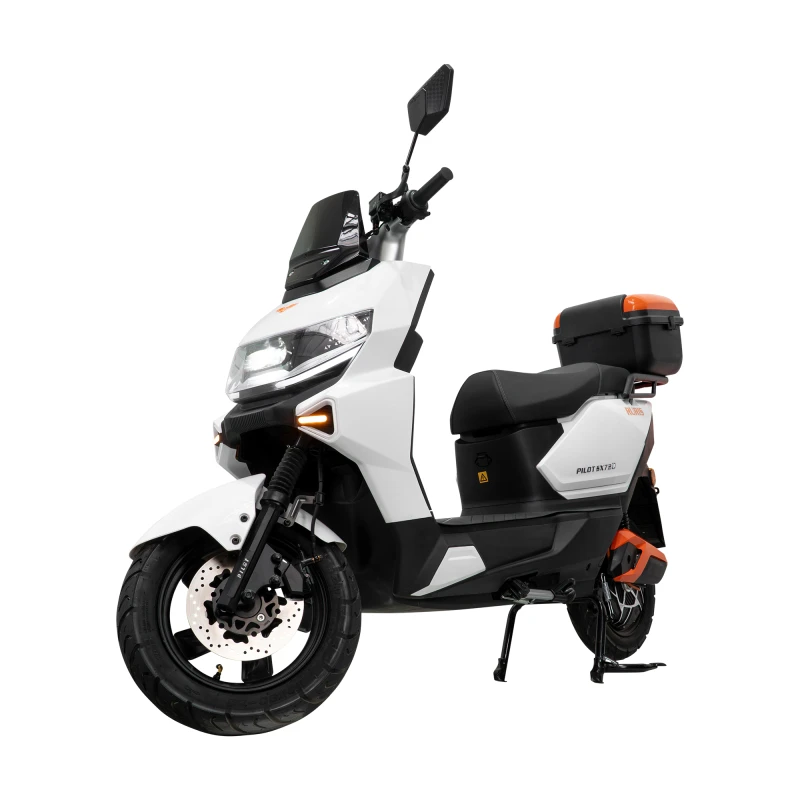Scuter electric RURIS PILOT SX 720, motor 2500 W, baterie 72 V 32 Ah, autonomie pana la 92 km, viteza maxima de 25 km/h, conform reglementarilor UE, fara permis, Alb
