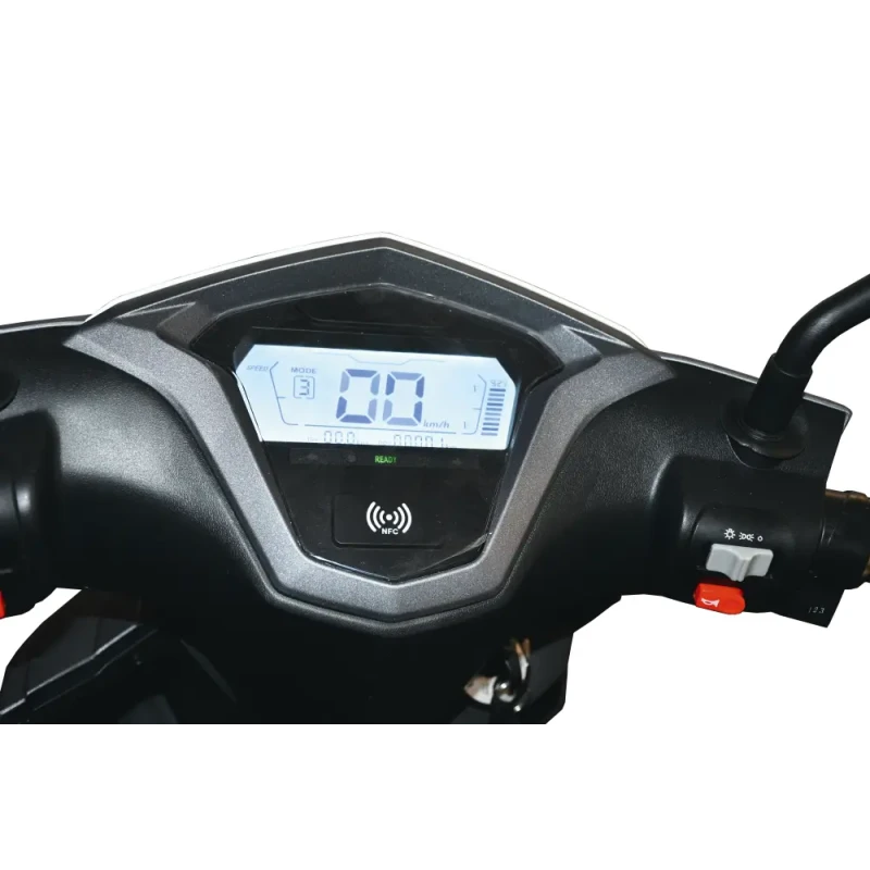 Scuter Rotakt Galileo Ultra, viteza maxima 25Km/h, autonomie 45Km, Putere 2400W, acumulatori 72V / 30Ah, timp de încărcare 6-8h, KeyLess Go, USB, NFC/Bluetooth, fara permis