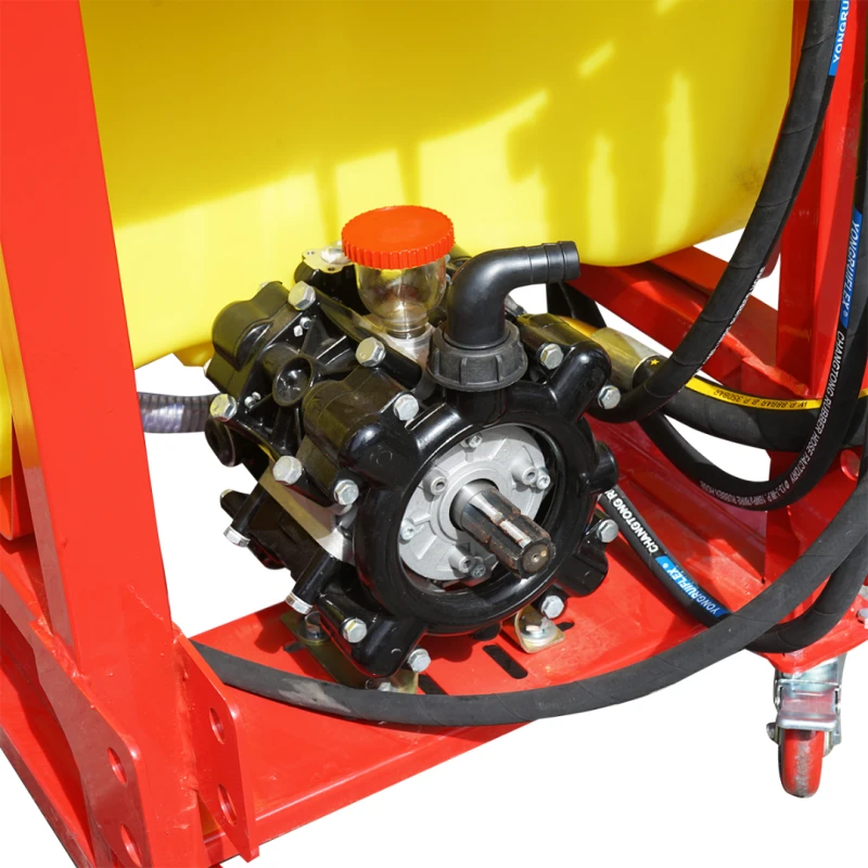 Erbicidator cu bazin 400L si brat 12m, 35CP cu 25 diuze triple
