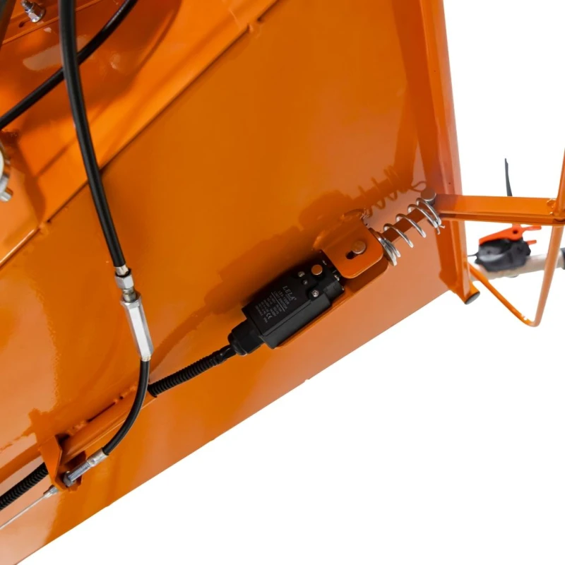 Tocator de crengi si resturi vegetale RURIS ST500 PLUS cu motor 15 CP si diametru taiere 100 mm