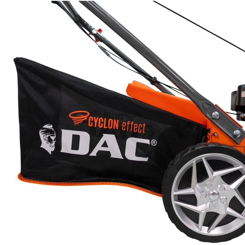 Masina de tuns gazon/iarba autopropulsata pe benzina Ruris Dac 110XLS, putere 3.3 CP, 131 CC, 4 timpi, 40 cm latime lucru, 5 trepte de taiere, inaltime taiere 25 - 65 mm, sac colector 45 L