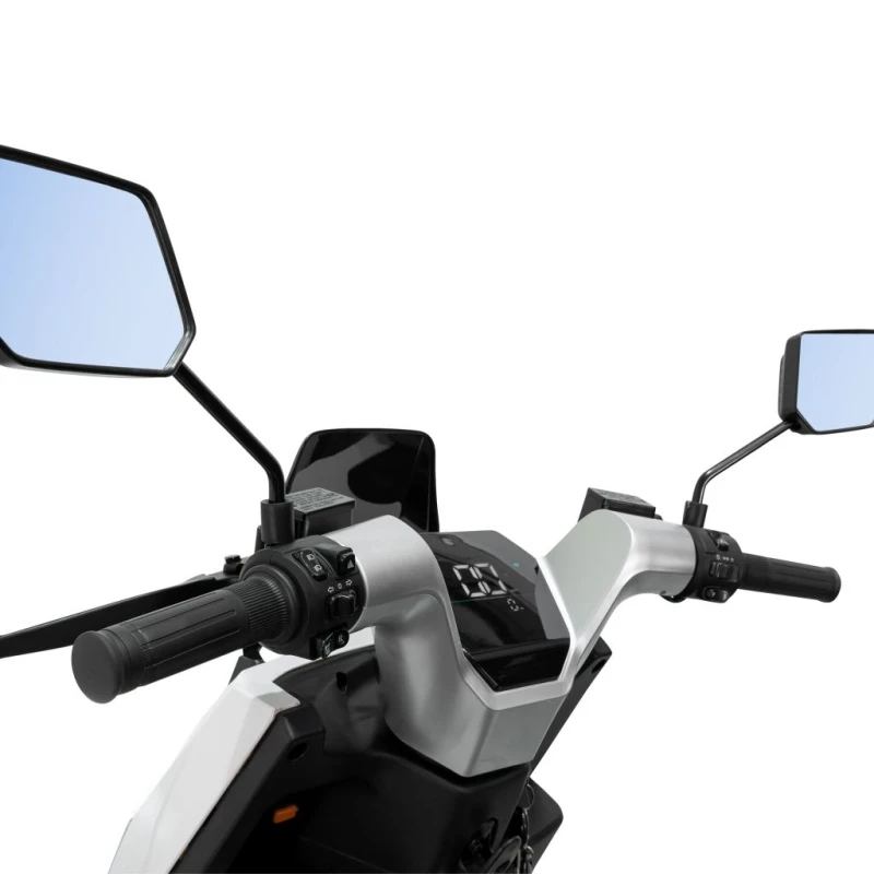 Scuter electric RURIS PILOT SX 720, motor 2500 W, baterie 72 V 32 Ah, autonomie pana la 92 km, viteza maxima de 25 km/h, conform reglementarilor UE, fara permis, Alb