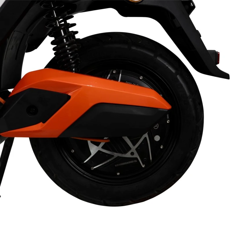 Scuter electric RURIS PILOT SX 720, motor 2500 W, baterie 72 V 32 Ah, autonomie pana la 92 km, viteza maxima de 25 km/h, conform reglementarilor UE, fara permis, Alb